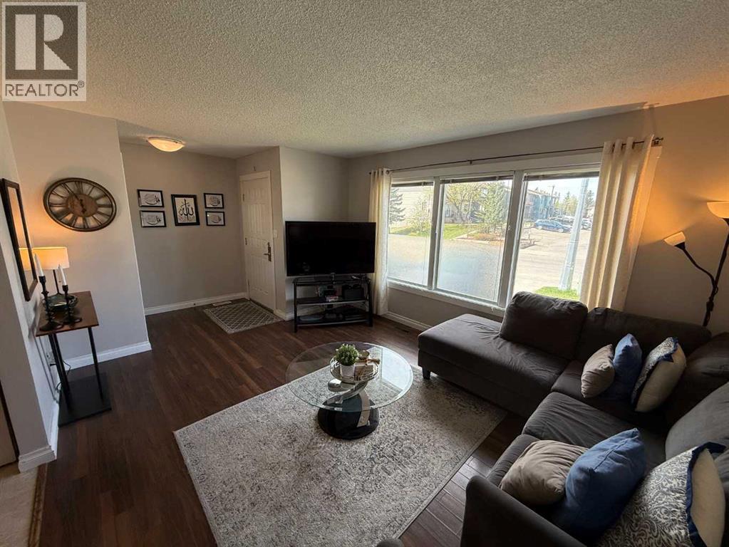 458 Collinge Road, Hinton, Alberta  T7V 1L1 - Photo 3 - A2307743