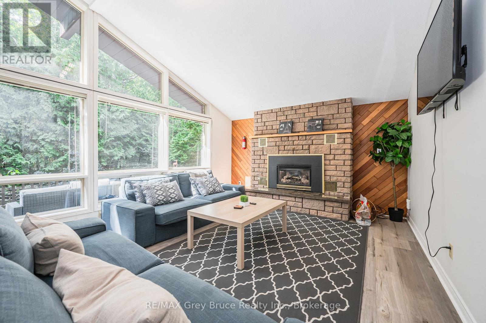 66 Harpur Drive, Northern Bruce Peninsula, Ontario  N0H 2R0 - Photo 9 - X13119306