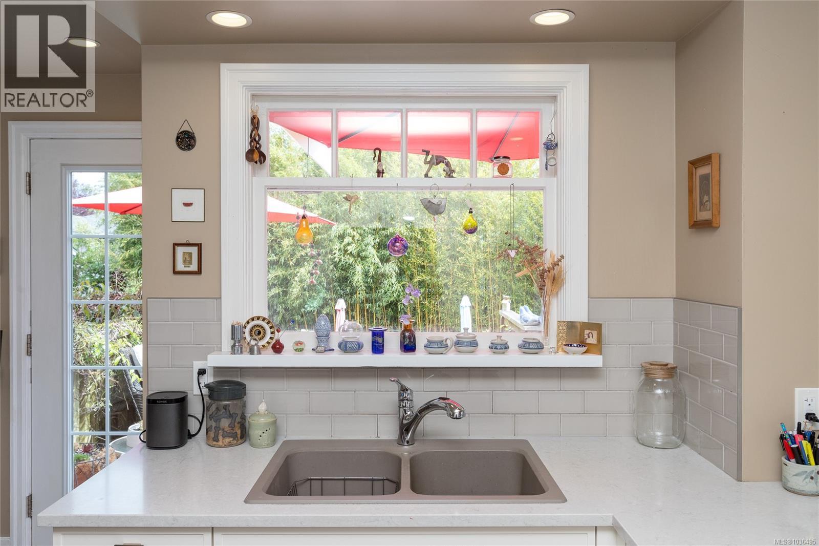 3307 Doncaster Rd, Saanich, British Columbia  V8P 3V7 - Photo 21 - 1036495