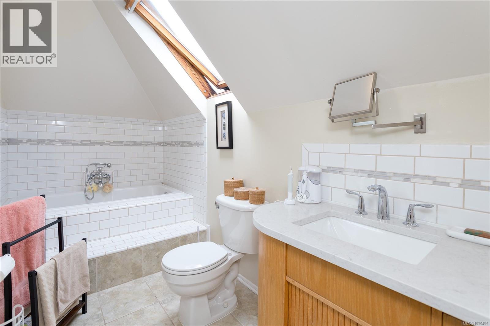 3307 Doncaster Rd, Saanich, British Columbia  V8P 3V7 - Photo 28 - 1036495
