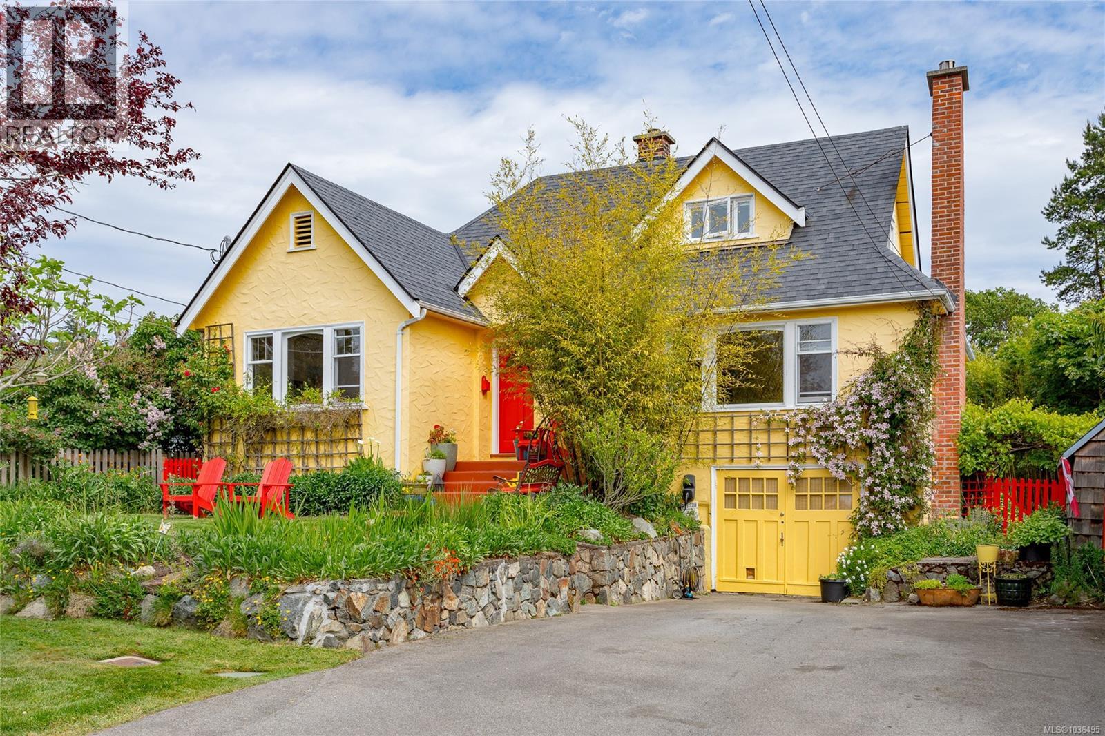 3307 Doncaster Rd, Saanich, British Columbia  V8P 3V7 - Photo 3 - 1036495
