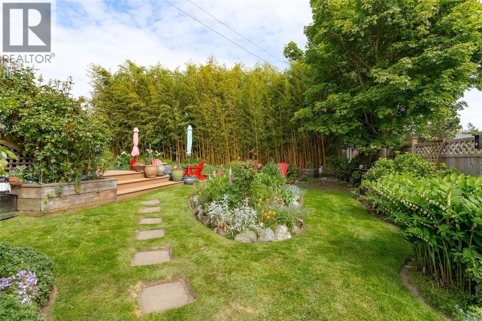3307 Doncaster Rd, Saanich, British Columbia  V8P 3V7 - Photo 51 - 1036495