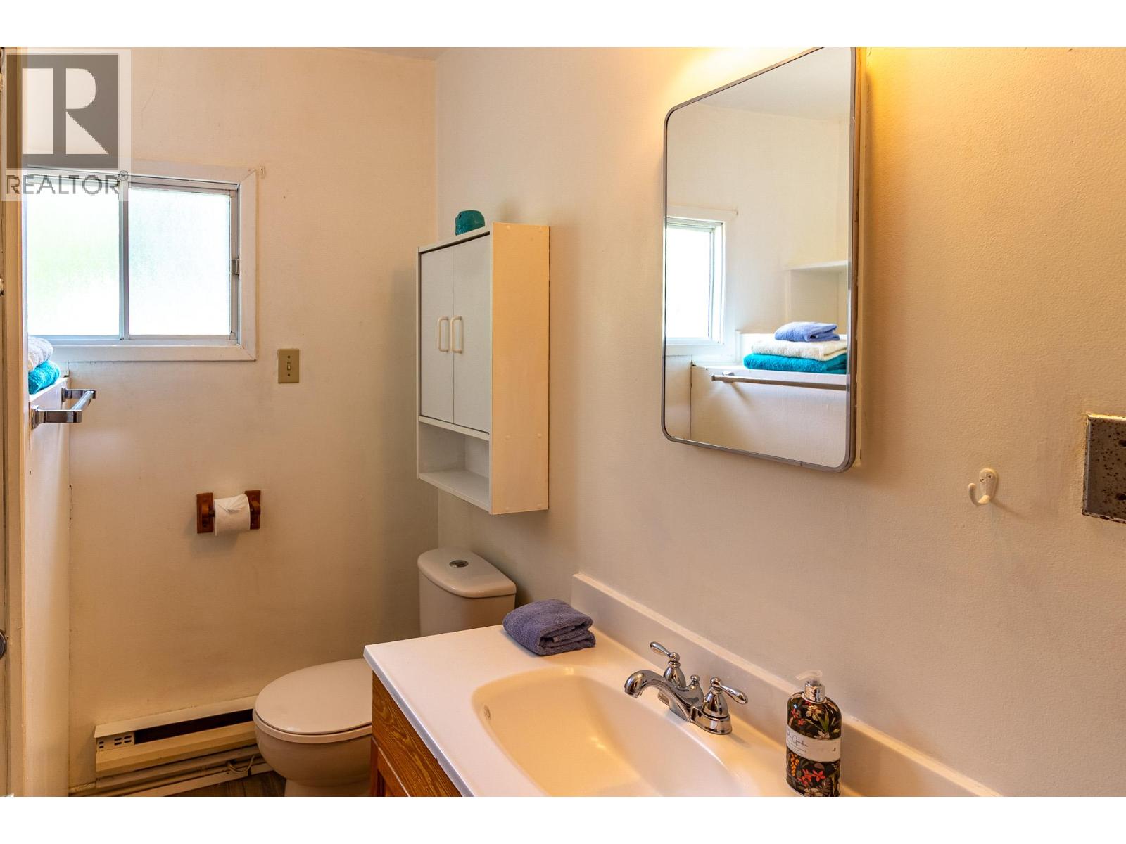 7688 Balfour Wharf Road, Balfour, British Columbia  V0G 1C0 - Photo 17 - 10387054