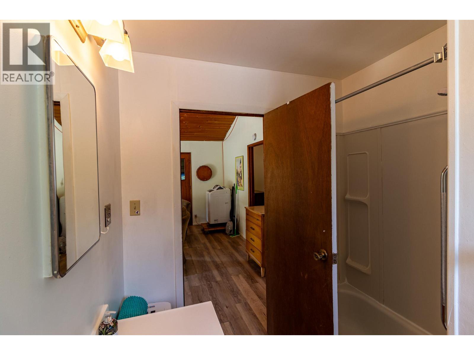 7688 Balfour Wharf Road, Balfour, British Columbia  V0G 1C0 - Photo 18 - 10387054