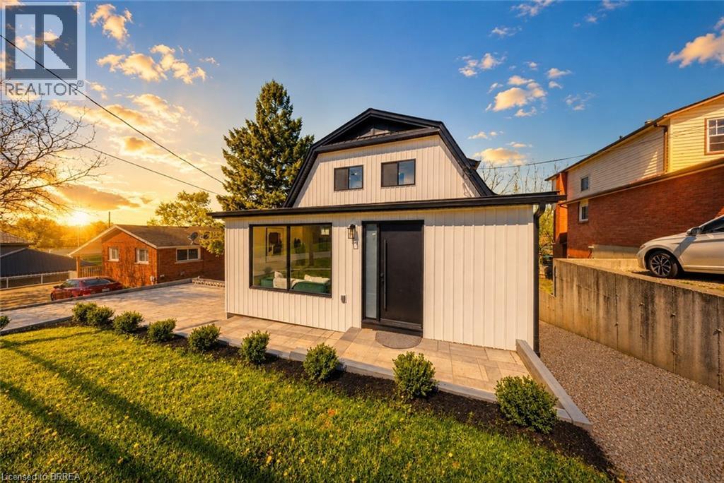 23 ABERDEEN Street, Caledonia, Ontario