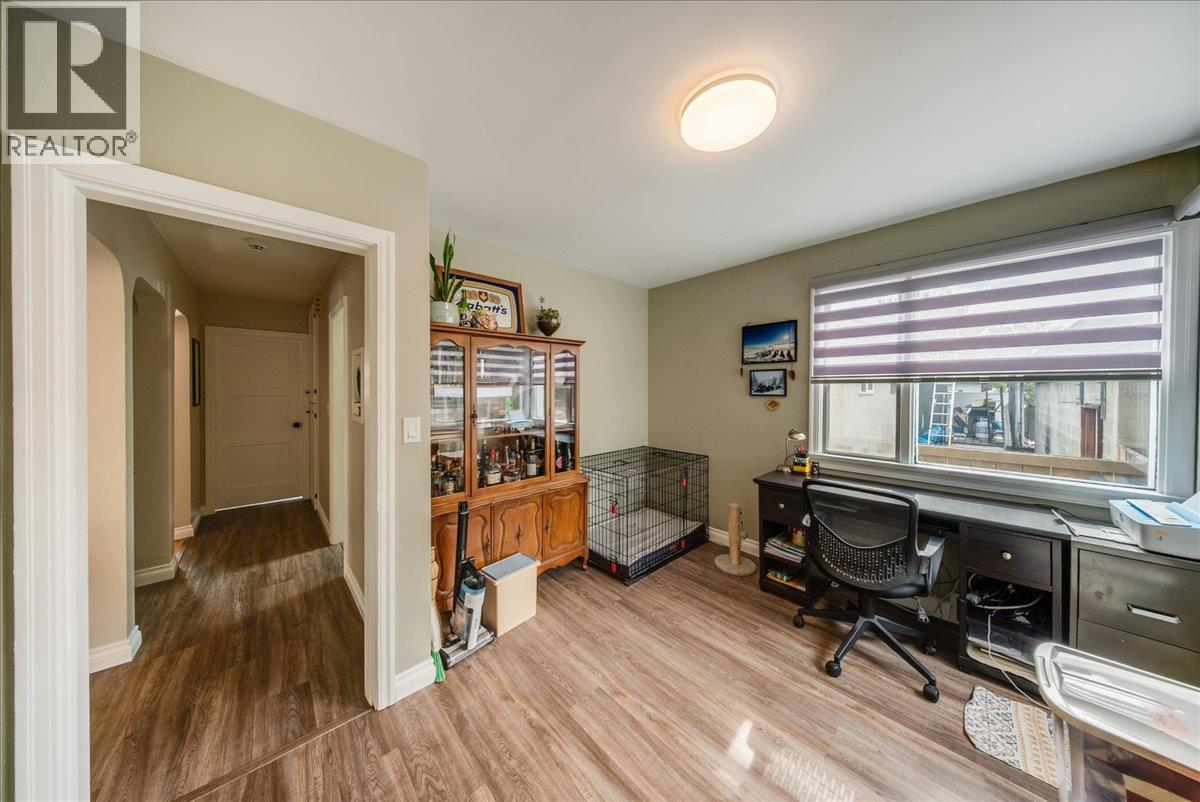 2120 Sixth Avenue, Trail, British Columbia  V1R 3B7 - Photo 13 - 10387044