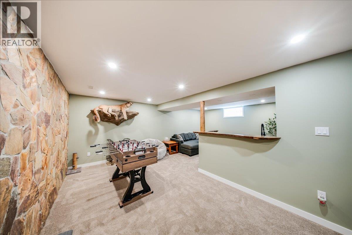 2120 Sixth Avenue, Trail, British Columbia  V1R 3B7 - Photo 23 - 10387044