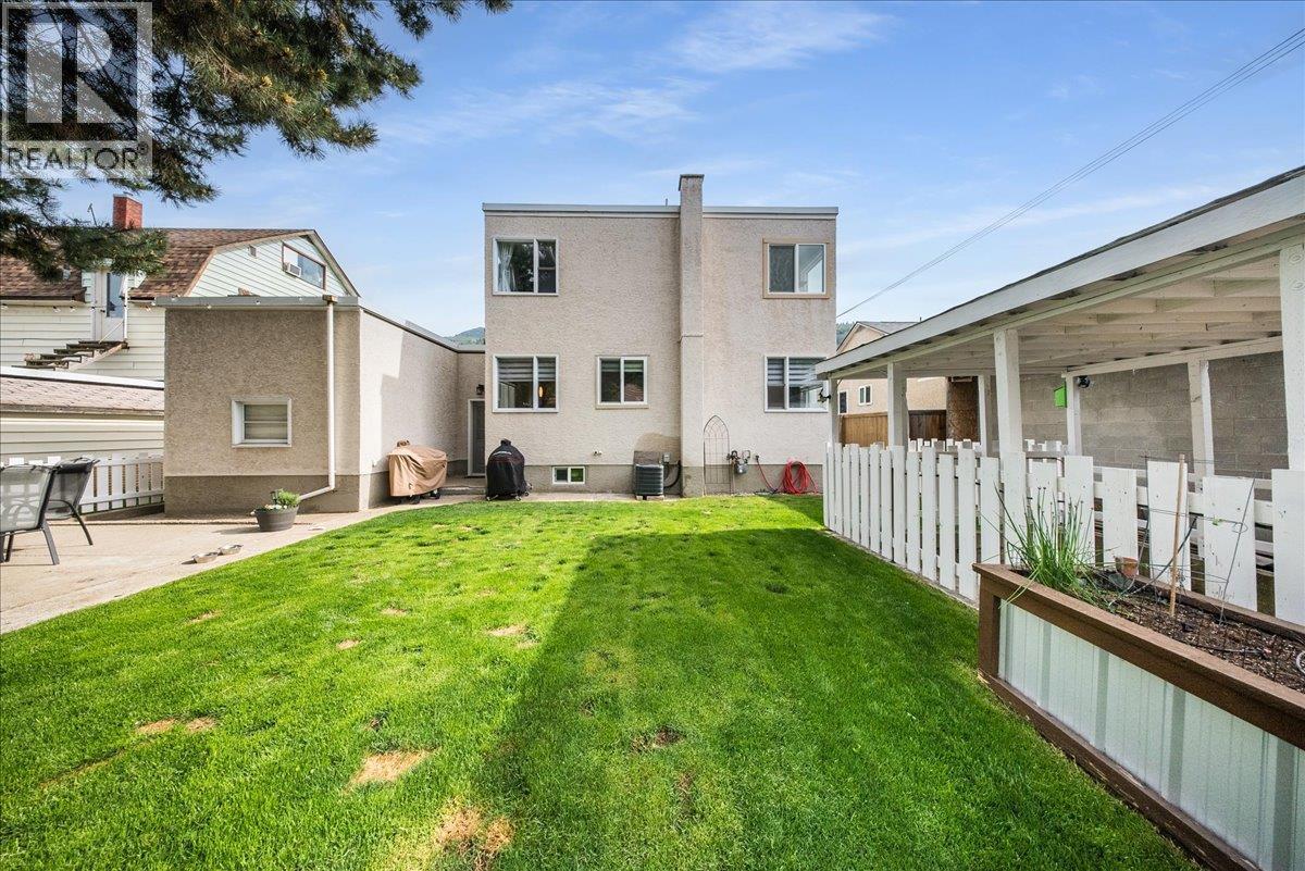 2120 Sixth Avenue, Trail, British Columbia  V1R 3B7 - Photo 36 - 10387044
