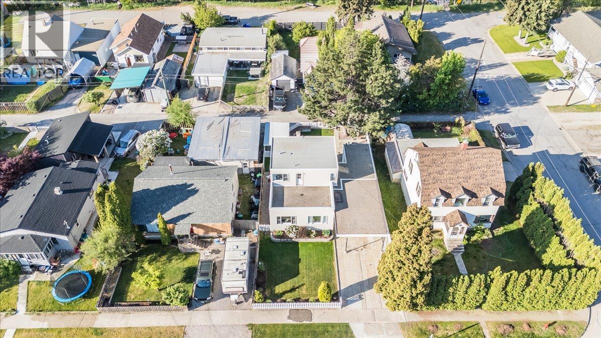 2120 Sixth Avenue, Trail, British Columbia  V1R 3B7 - Photo 49 - 10387044