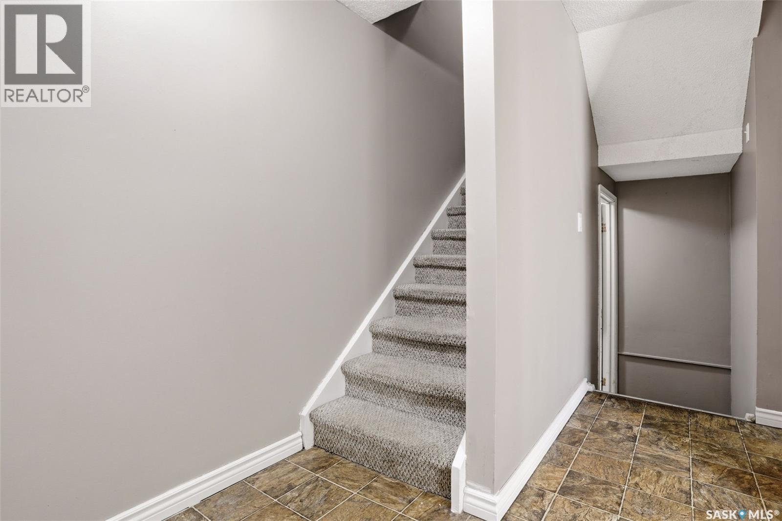 4176 Castle Road, Regina, Saskatchewan  S4S 6A4 - Photo 11 - SK035781