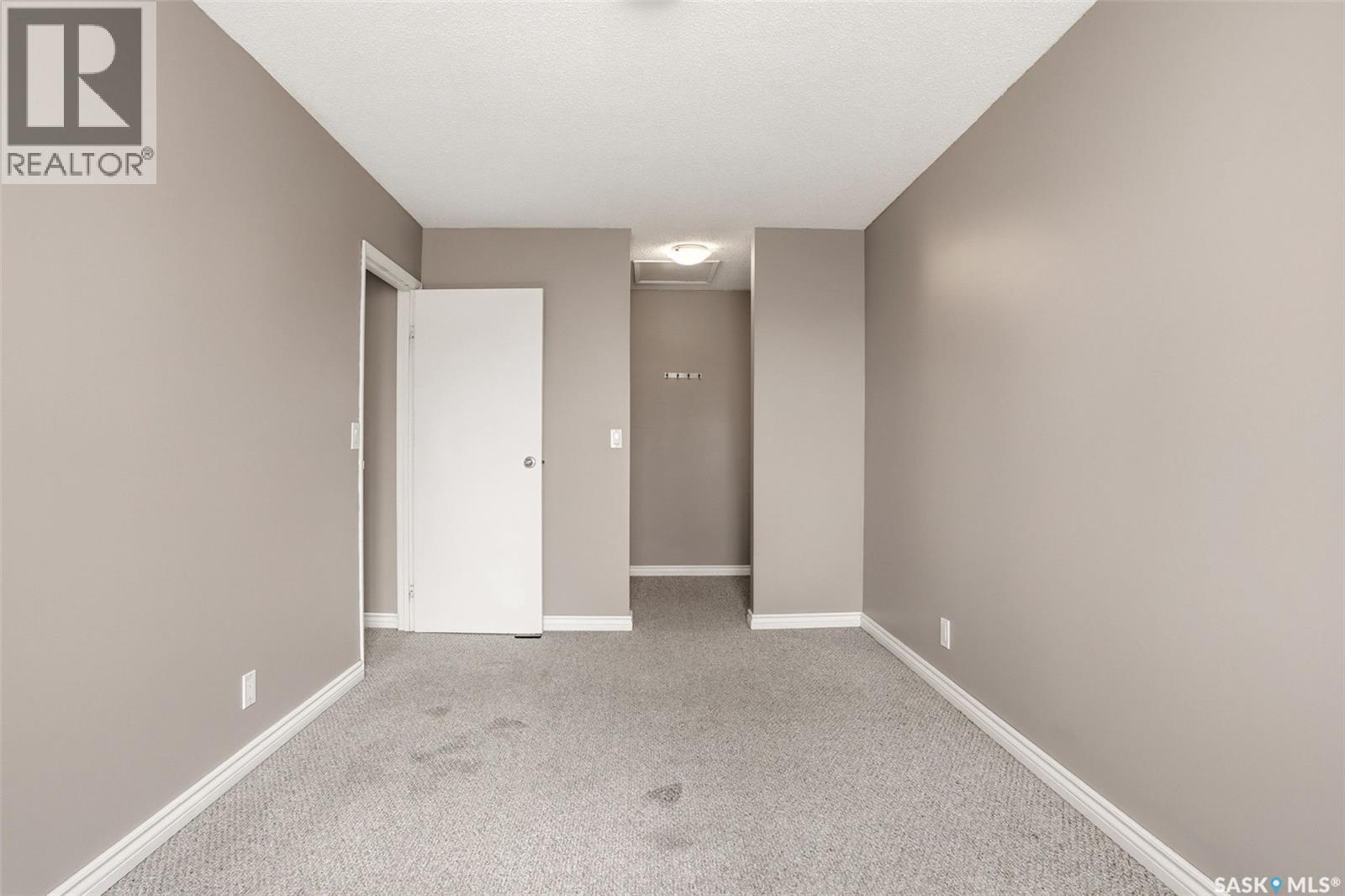4176 Castle Road, Regina, Saskatchewan  S4S 6A4 - Photo 14 - SK035781