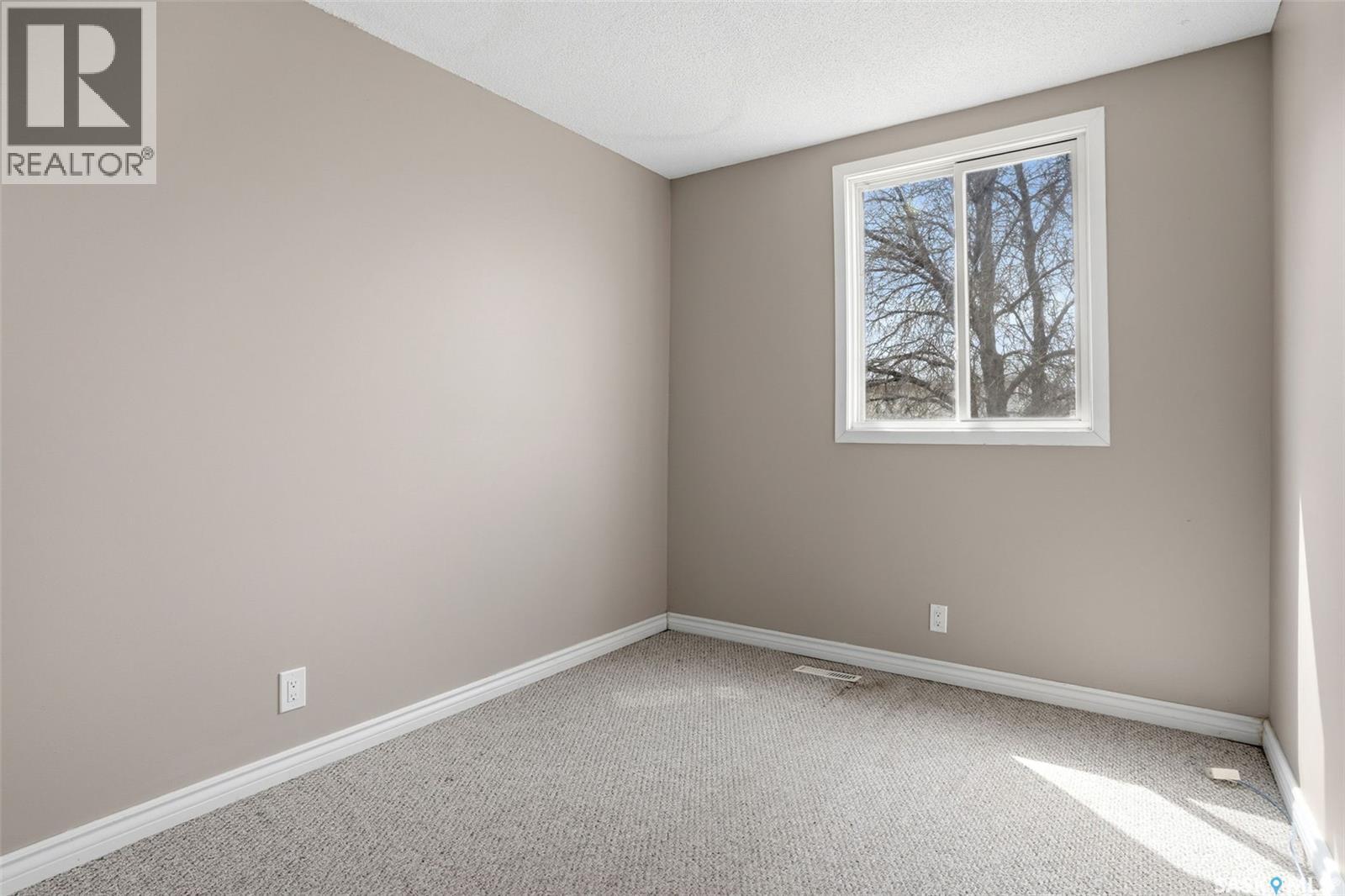 4176 Castle Road, Regina, Saskatchewan  S4S 6A4 - Photo 17 - SK035781