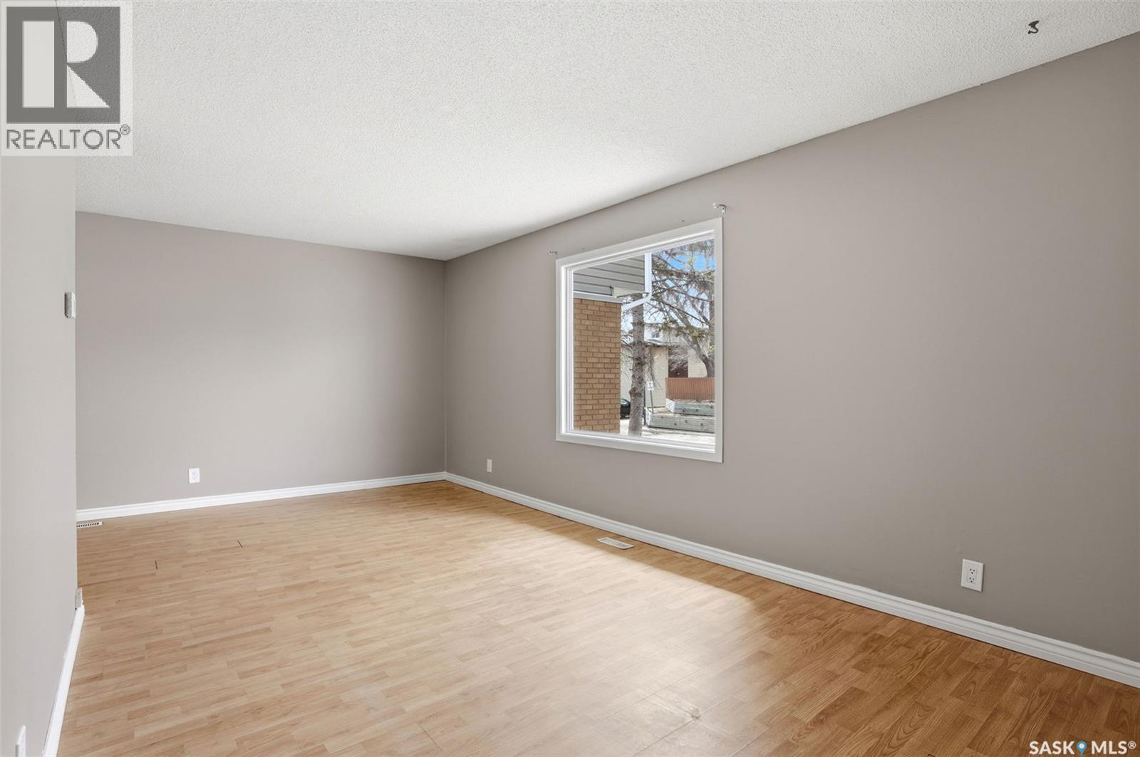 4176 Castle Road, Regina, Saskatchewan  S4S 6A4 - Photo 3 - SK035781