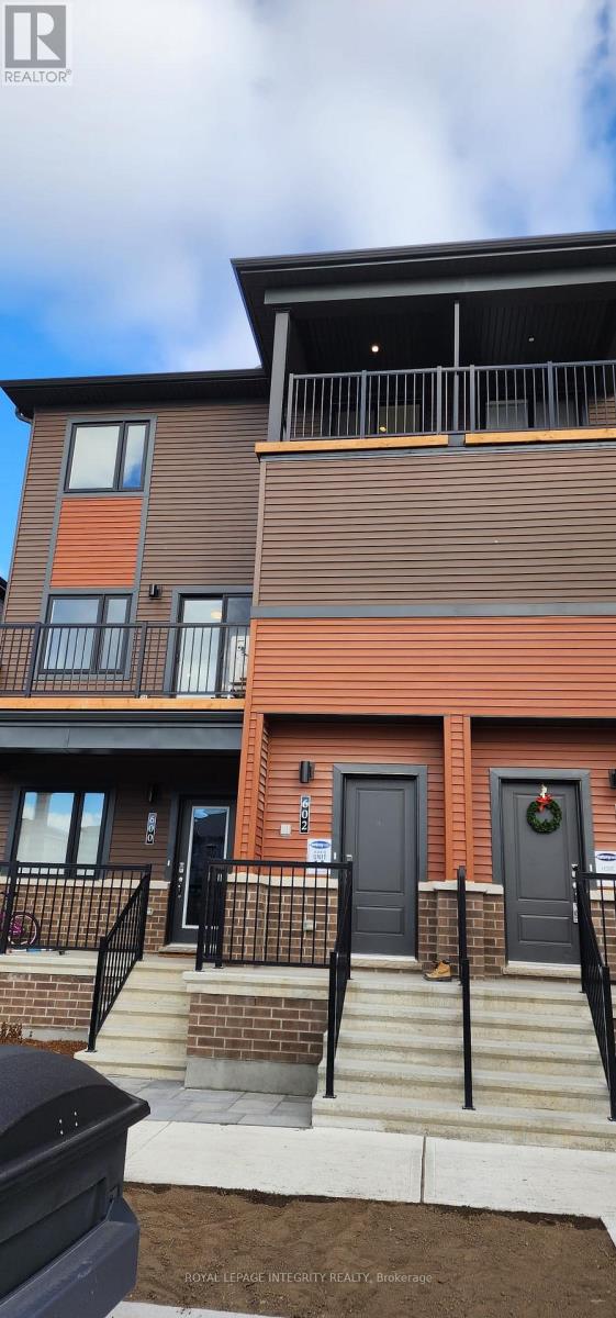 602 PARNIAN PRIVATE, Ottawa, Ontario