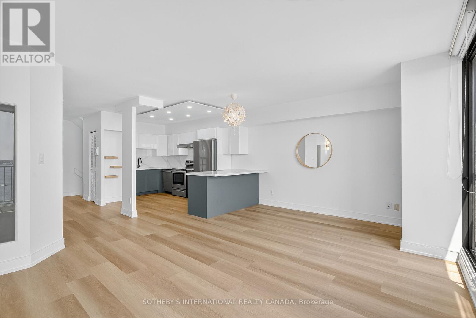 1423 - 33 Harbour Square, Toronto, Ontario  M5J 2G2 - Photo 17 - C13119652