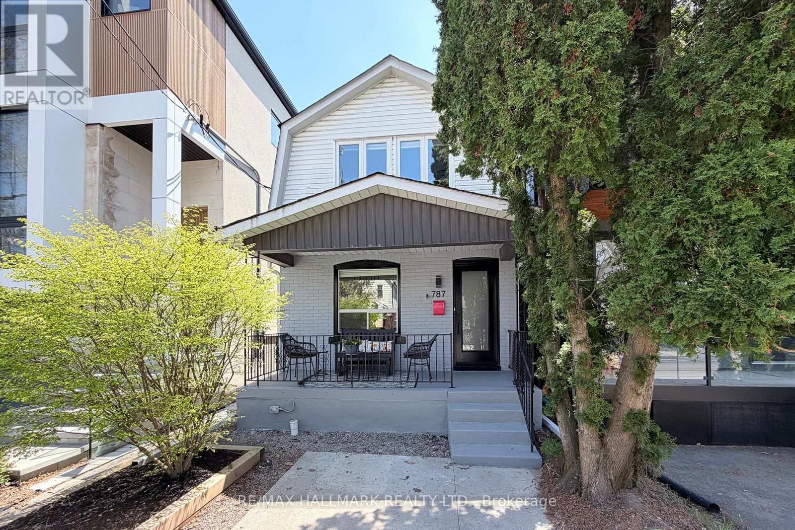 787 SAMMON AVENUE, Toronto, Ontario
