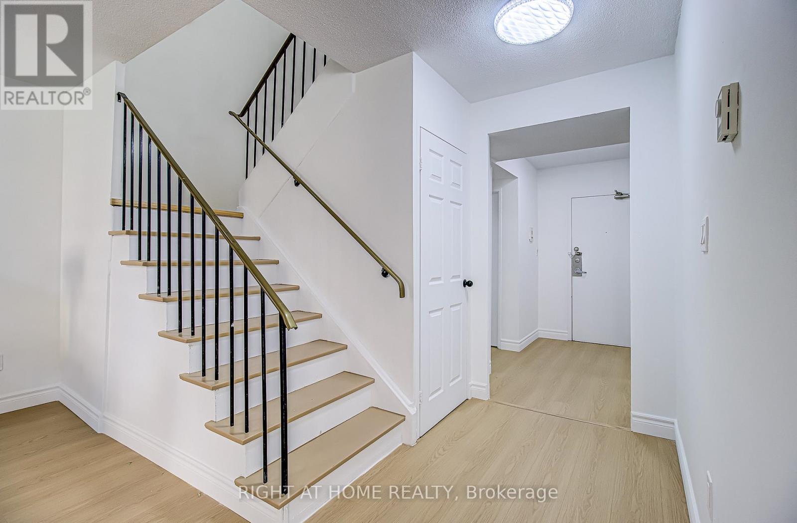 409 - 8 Crescent Town Road, Toronto, Ontario  M4C 5L3 - Photo 3 - E13119648