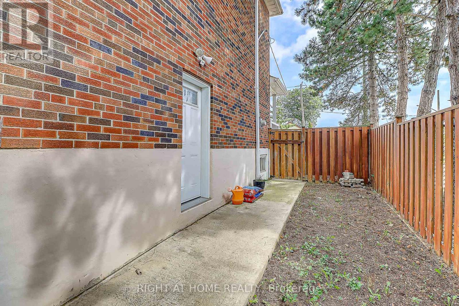 409 - 8 Crescent Town Road, Toronto, Ontario  M4C 5L3 - Photo 36 - E13119648