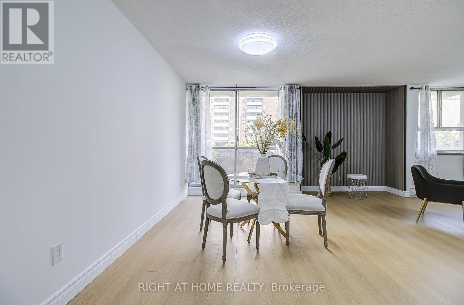 409 - 8 Crescent Town Road, Toronto, Ontario  M4C 5L3 - Photo 6 - E13119648