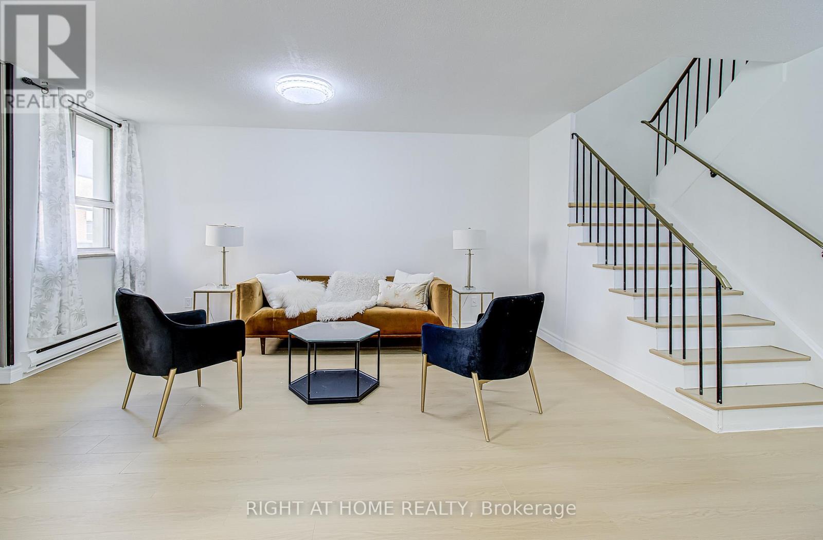 409 - 8 Crescent Town Road, Toronto, Ontario  M4C 5L3 - Photo 7 - E13119648