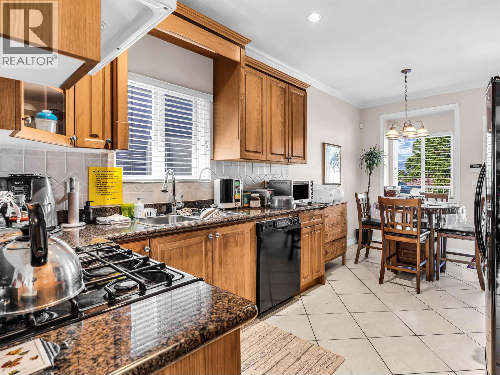 3021 E 29th Avenue, Vancouver, British Columbia  V5R 1V9 - Photo 7 - R3122070