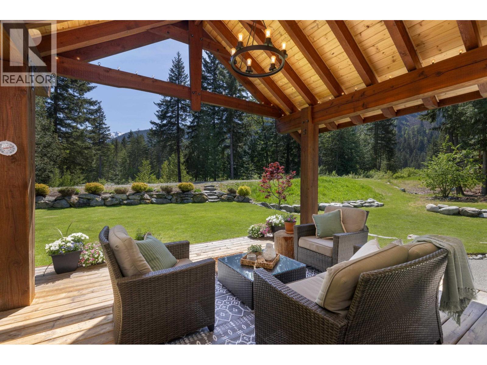 1044 Cedar Grove Lane, Pemberton, British Columbia  V0N 2L2 - Photo 16 - R3122974