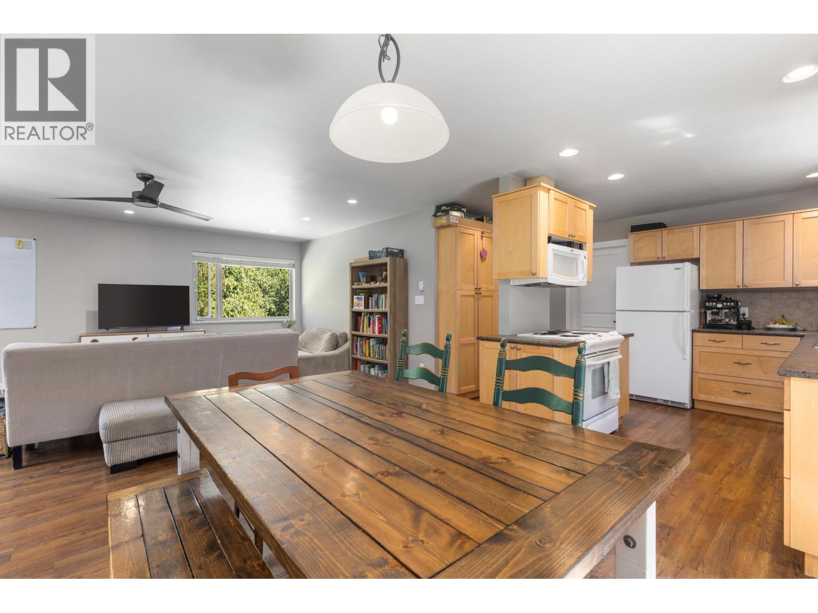 1044 Cedar Grove Lane, Pemberton, British Columbia  V0N 2L2 - Photo 35 - R3122974