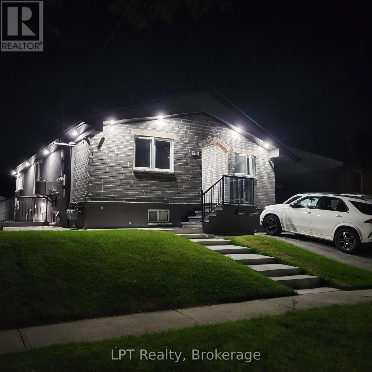 474 Phillip Murray Avenue, Oshawa, Ontario  L1J 1H5 - Photo 2 - E13090004