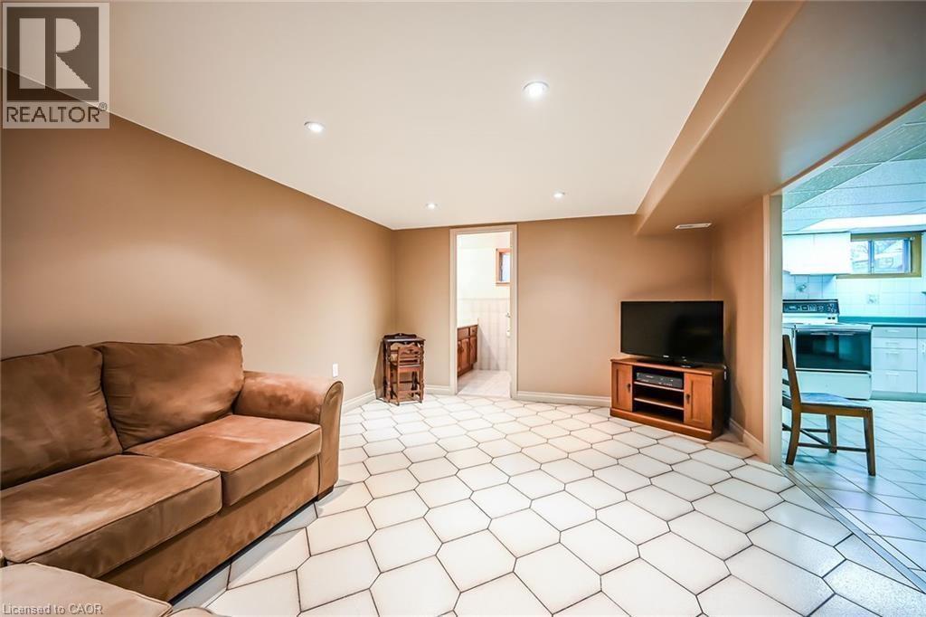 132 Howe Avenue Unit# B, Hamilton, Ontario L9A 1X6 - Photo 3 - 40829747