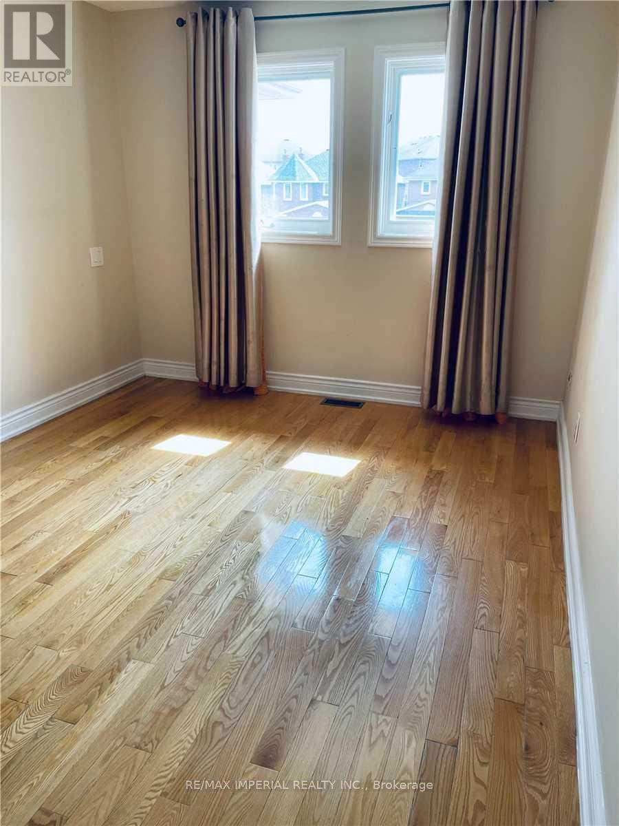 Upper - 5295 Thornwood Drive, Mississauga, Ontario  L4Z 3J3 - Photo 11 - W13112494