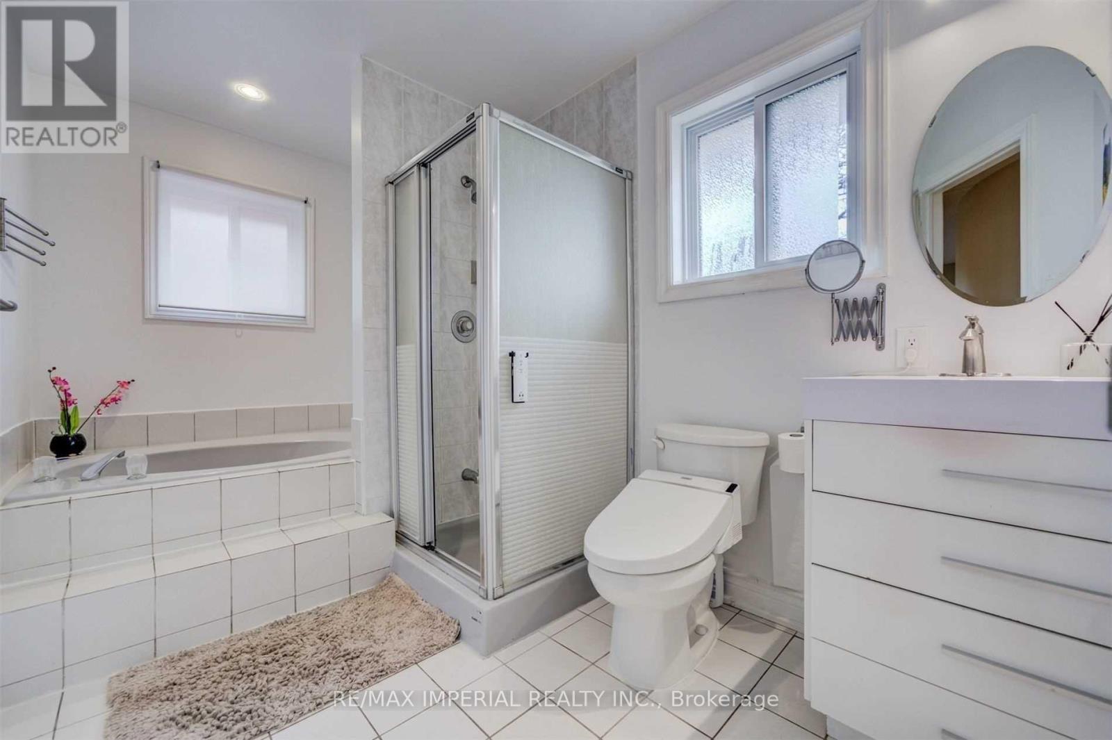 Upper - 5295 Thornwood Drive, Mississauga, Ontario  L4Z 3J3 - Photo 10 - W13112494