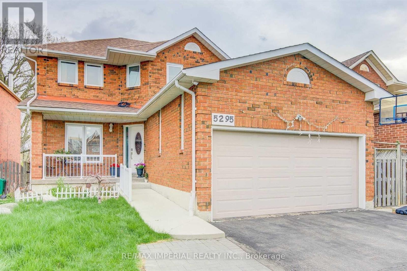 Upper - 5295 Thornwood Drive, Mississauga, Ontario  L4Z 3J3 - Photo 2 - W13112494