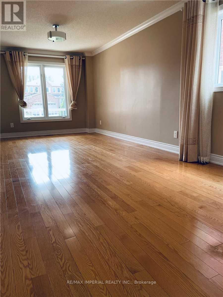 Upper - 5295 Thornwood Drive, Mississauga, Ontario  L4Z 3J3 - Photo 4 - W13112494