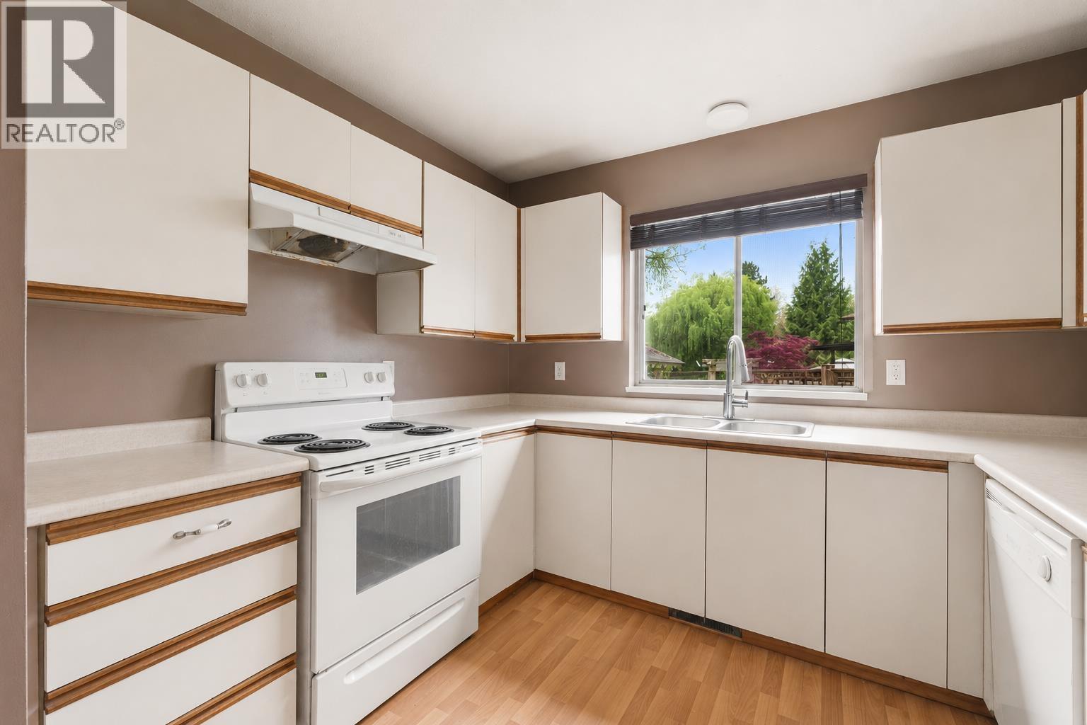 22136 River Bend, Maple Ridge, British Columbia  V2X 9G3 - Photo 10 - R3115677