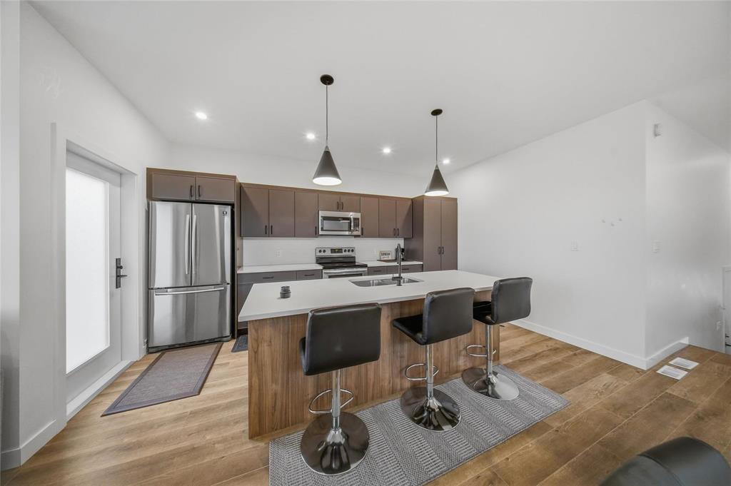 166 Romance Lane, Winnipeg, Manitoba  R2C 5S2 - Photo 9 - 202610131