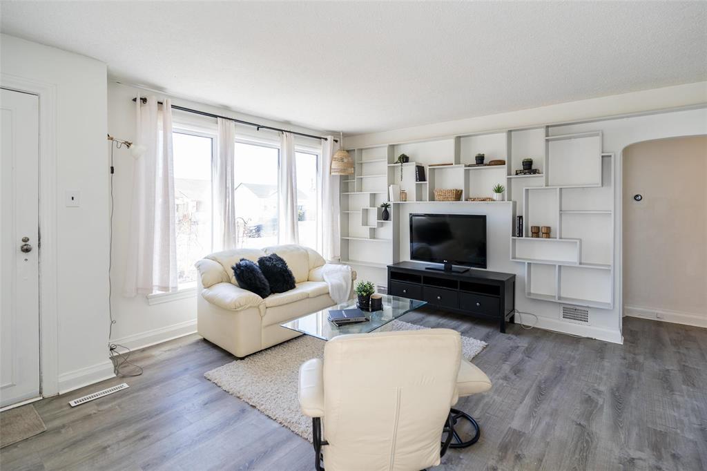 345 Sackville Street, Winnipeg, Manitoba  R3J 1Z9 - Photo 3 - 202610132