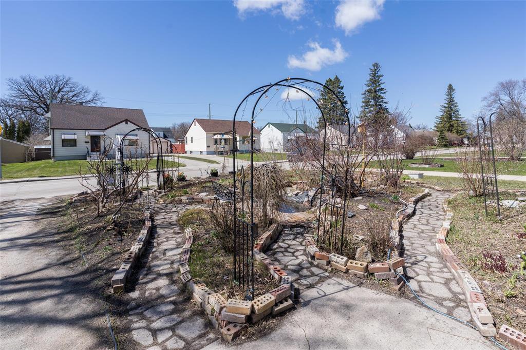 345 Sackville Street, Winnipeg, Manitoba  R3J 1Z9 - Photo 35 - 202610132