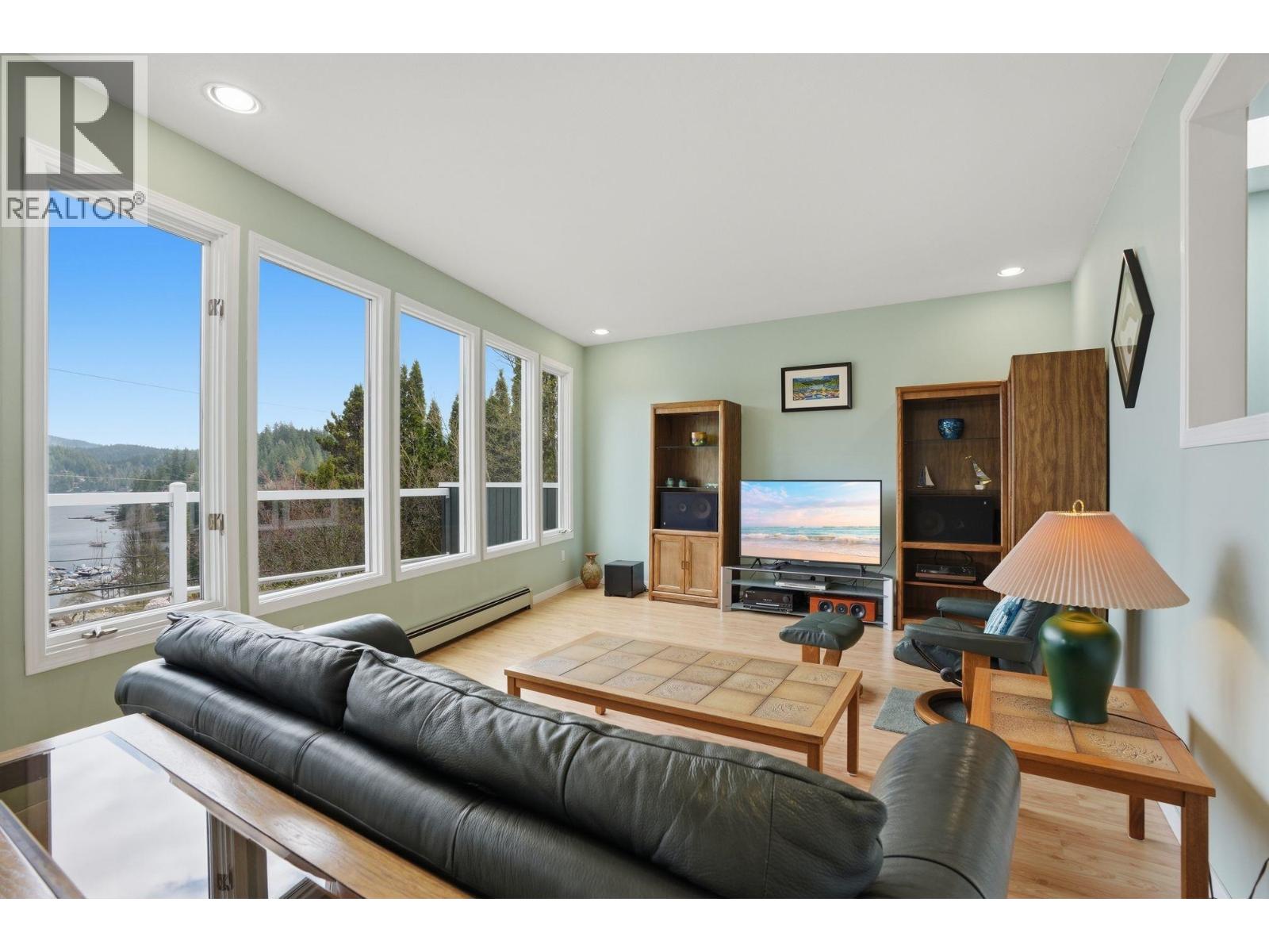 2341 Caledonia Avenue, North Vancouver, British Columbia  V7G 1T8 - Photo 24 - R3105668