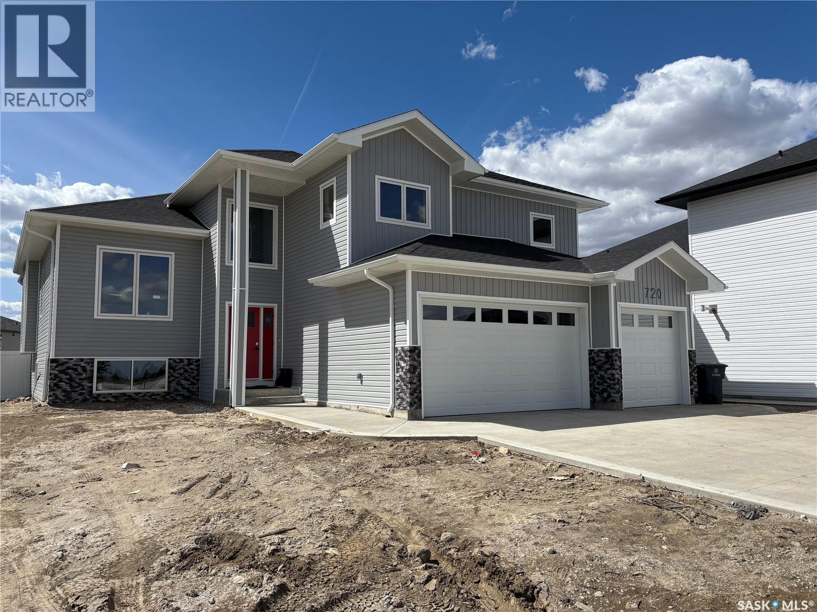 720 Weir Crescent, Warman, Saskatchewan  S0K 4S4 - Photo 2 - SK011008