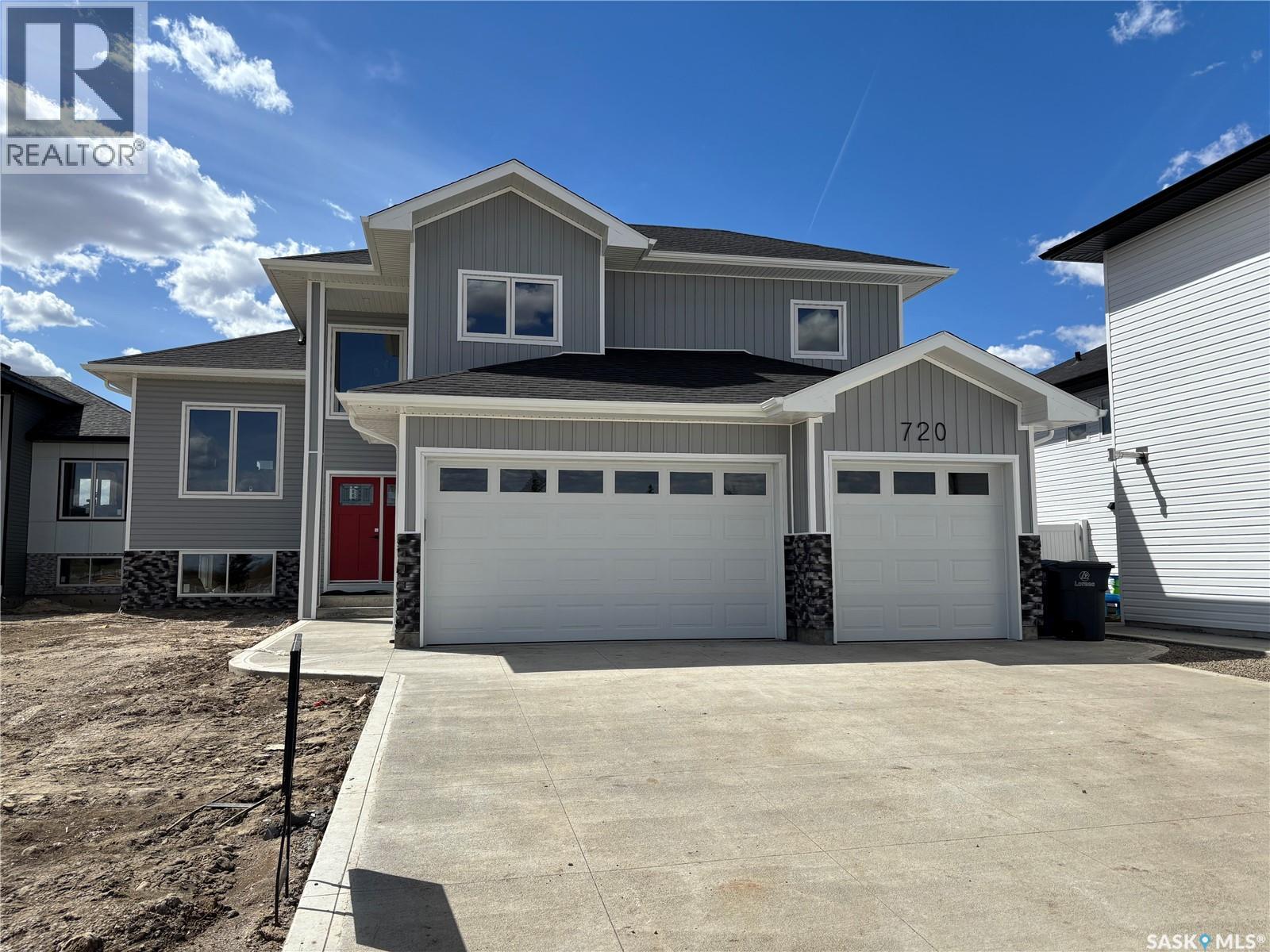 720 Weir Crescent, Warman, Saskatchewan  S0K 4S4 - Photo 1 - SK011008