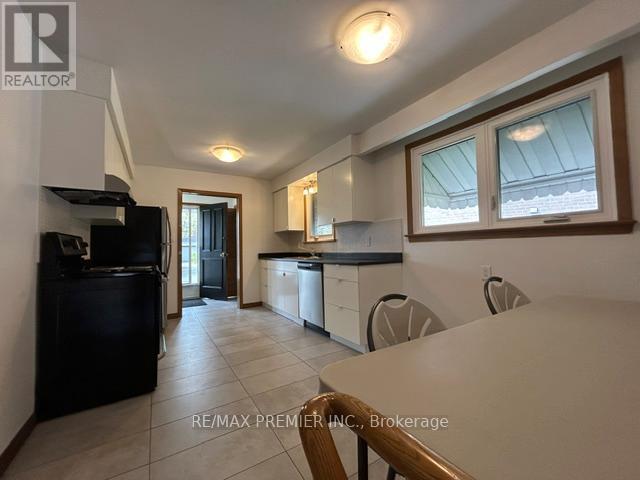19 Sandbourne Crescent, Toronto, Ontario  M2L 3A5 - Photo 10 - C13117420