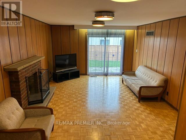 19 Sandbourne Crescent, Toronto, Ontario  M2L 3A5 - Photo 22 - C13117420
