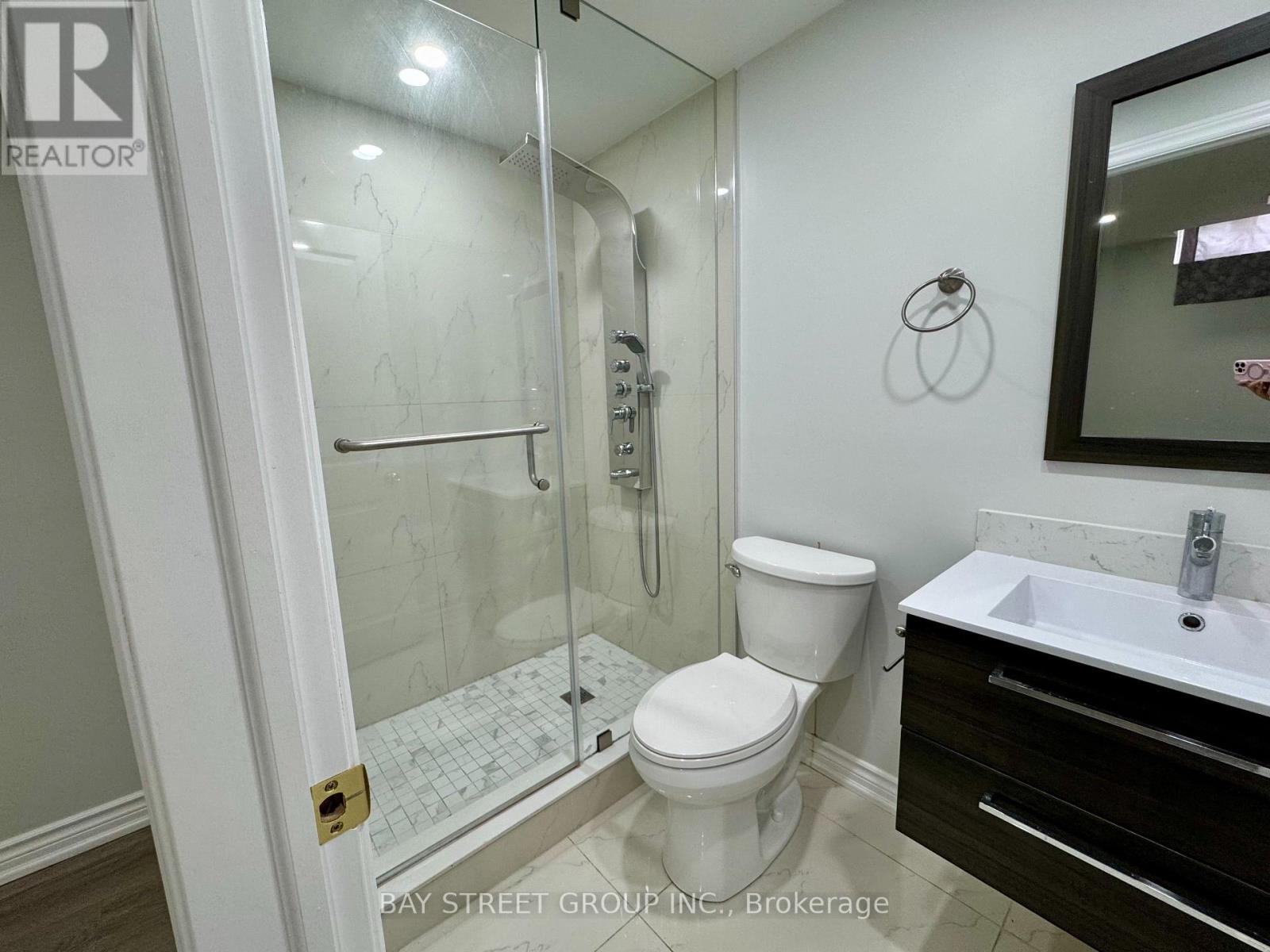 11 Cardiff Road, Markham, Ontario  L3R 7G2 - Photo 10 - N13119716