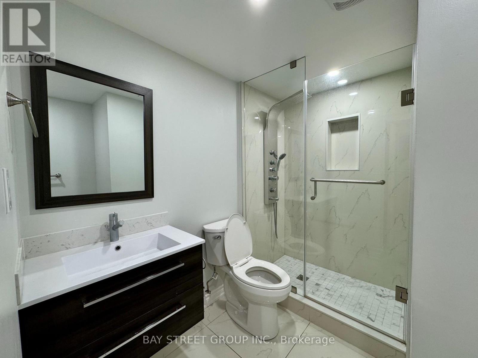 11 Cardiff Road, Markham, Ontario  L3R 7G2 - Photo 13 - N13119716