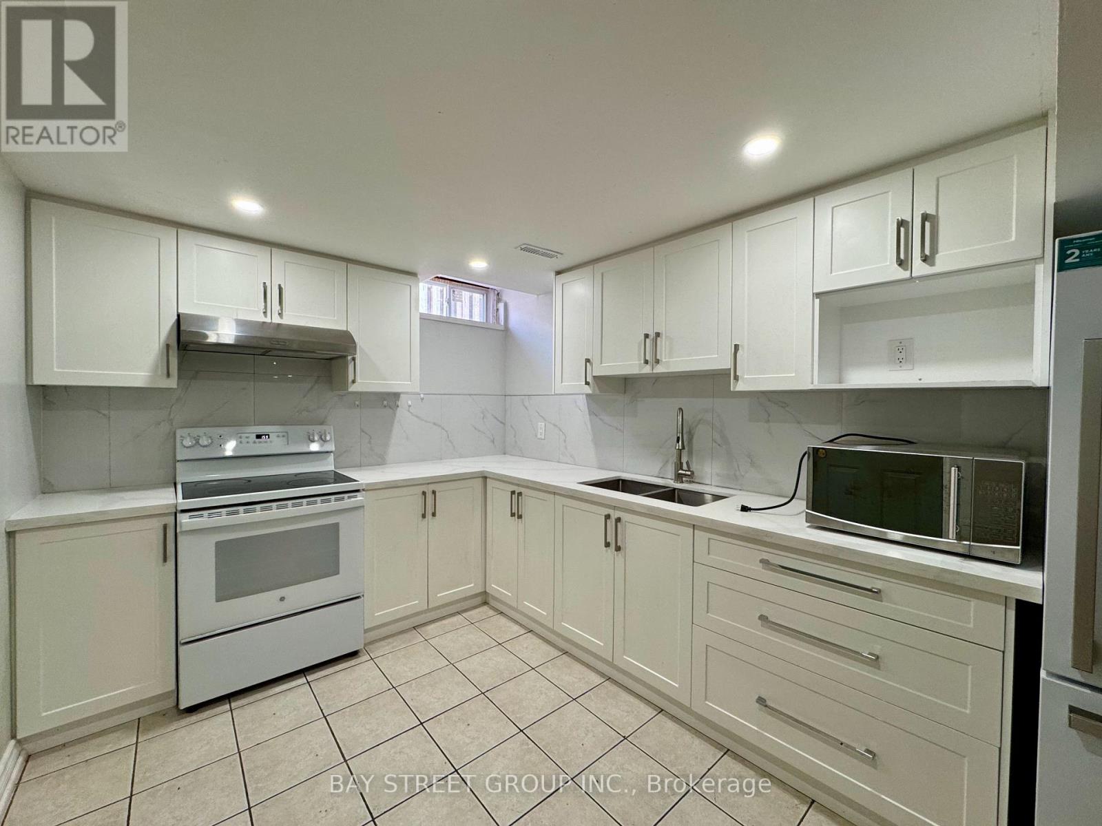 11 Cardiff Road, Markham, Ontario  L3R 7G2 - Photo 3 - N13119716
