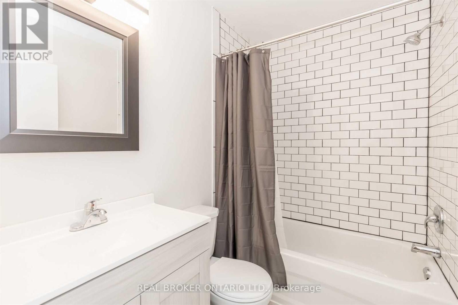 156 Clapperton Street, Barrie (Wellington), Ontario  L4M 3G4 - Photo 10 - S13119752