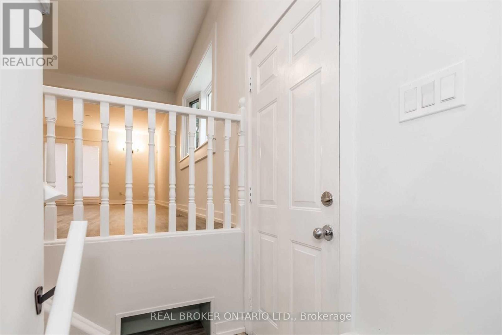 156 Clapperton Street, Barrie (Wellington), Ontario  L4M 3G4 - Photo 14 - S13119752