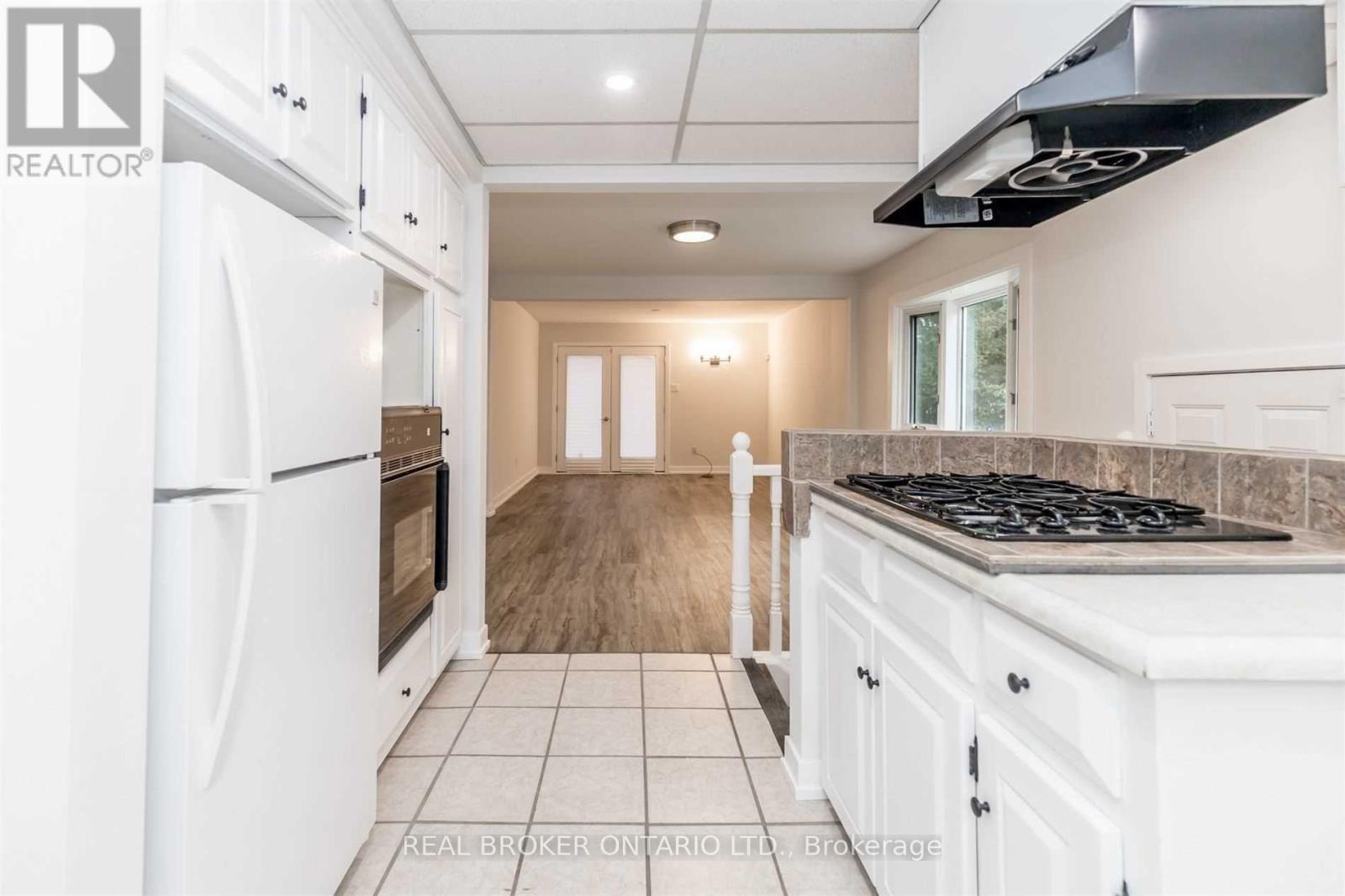 156 Clapperton Street, Barrie (Wellington), Ontario  L4M 3G4 - Photo 7 - S13119752
