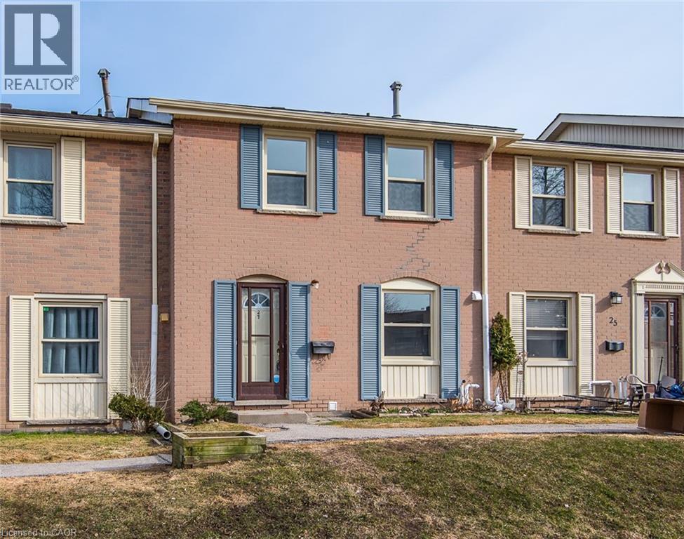27 QUEENSTON Drive, Kitchener, Ontario