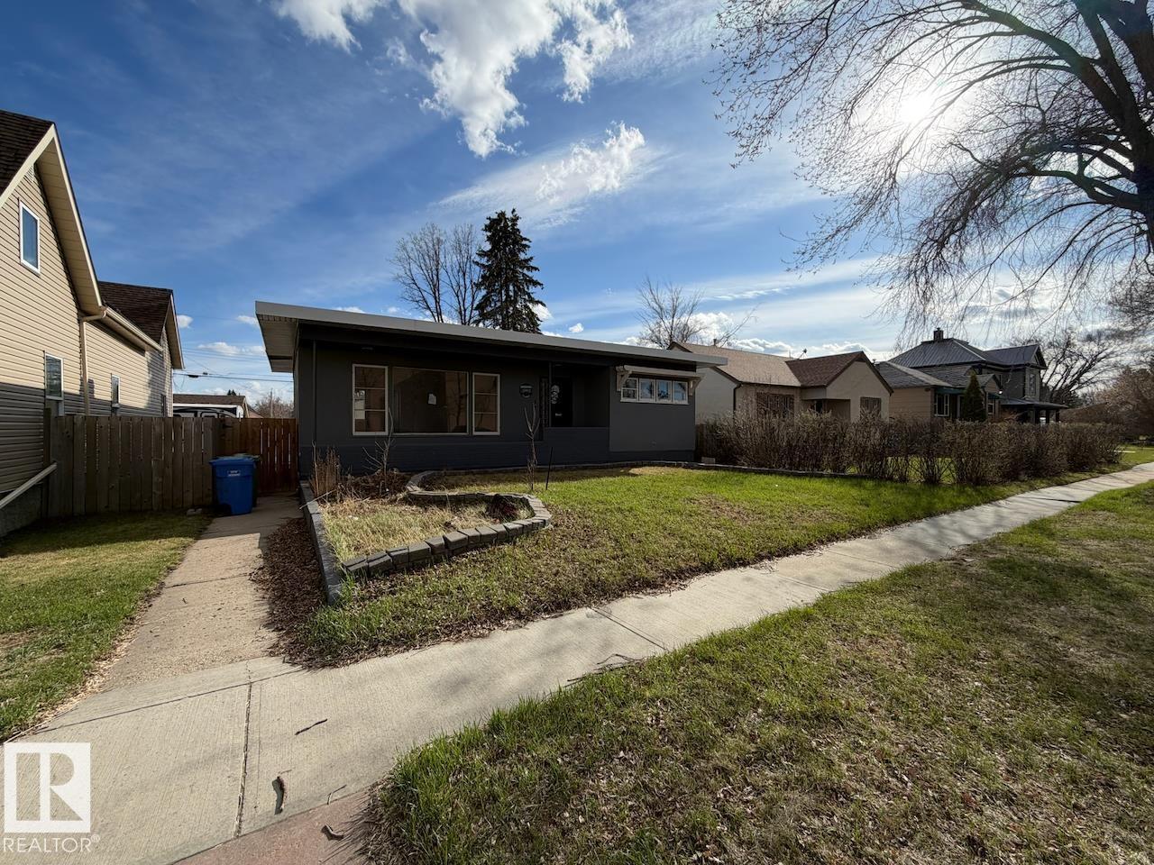 5003 46 AV, wetaskiwin, Alberta
